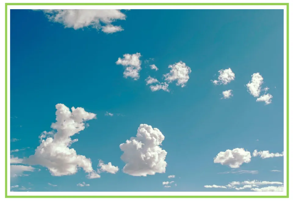 Picture-only weather vocabulary flashcard showing white clouds in a blue sky, paired with the cloud card