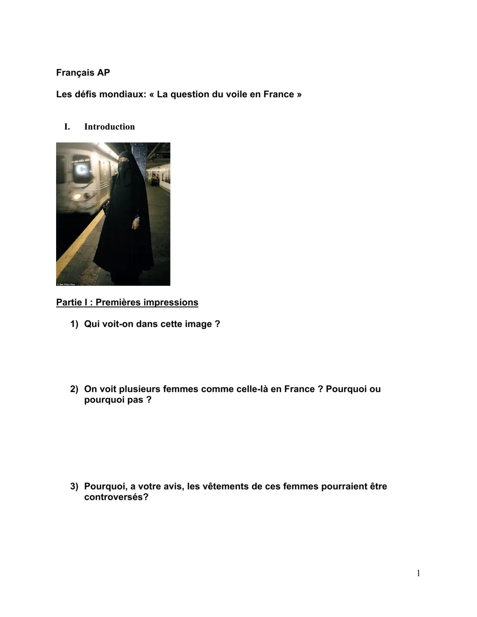 French packet introduction: a veiled woman at a train station and three questions about veils in France