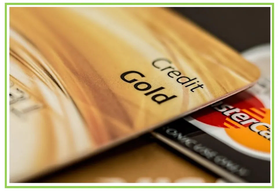 Picture-only banking vocabulary flashcard showing overlapping credit cards, including a gold credit card