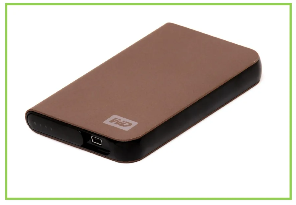 Picture-only computer vocabulary flashcard showing an external hard drive, paired with the card labeled 'disc'