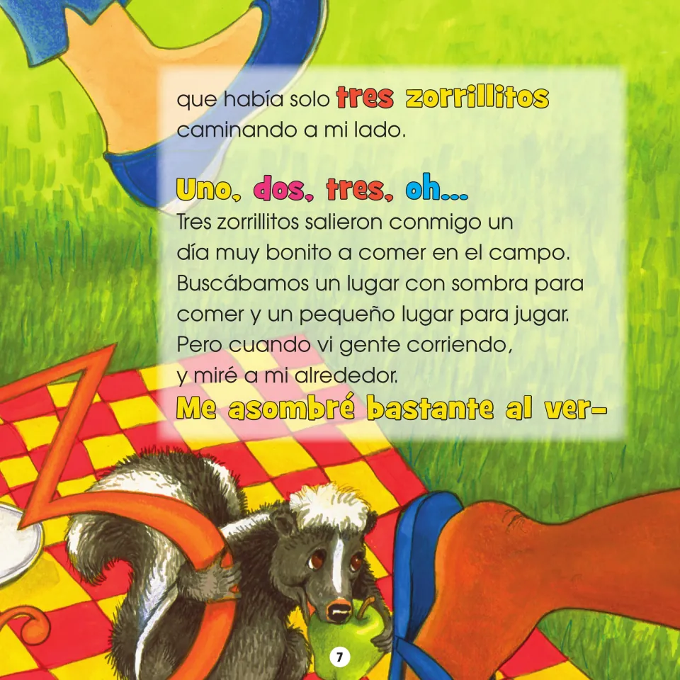 Story page 7 text: 'solo tres zorrillitos' (only three little skunks), counting 'Uno, dos, tres, oh…'