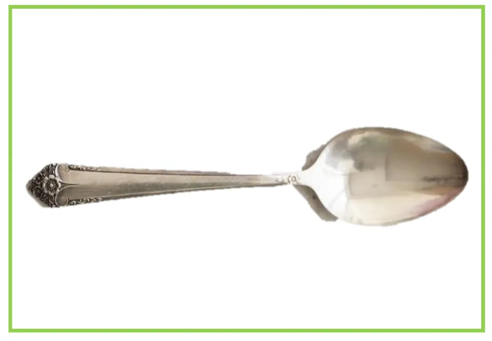Spanish kitchen vocabulary flashcard showing a spoon without a label, paired with the labeled spoon card