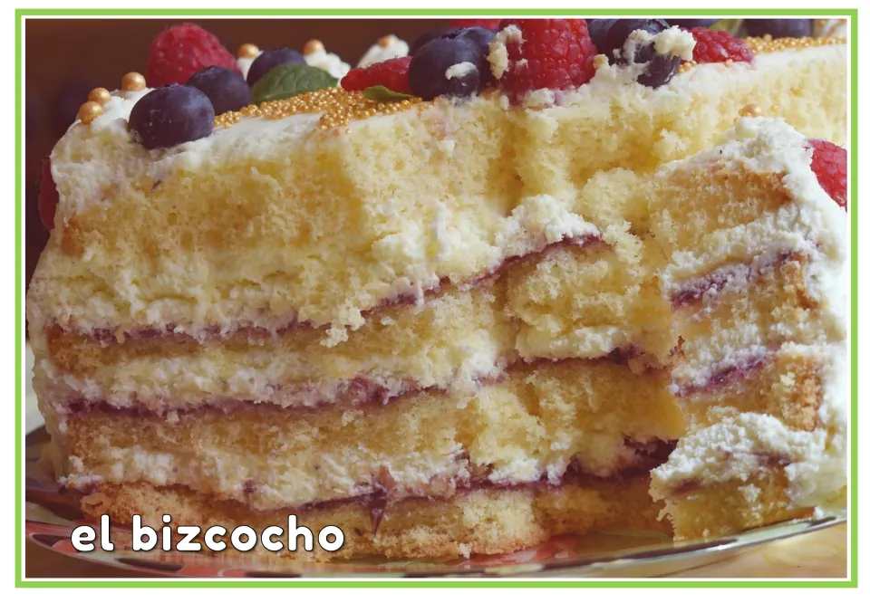 Spanish bakery vocabulary flashcard labeled 'el bizcocho' (sponge cake), showing cake with cream and jam