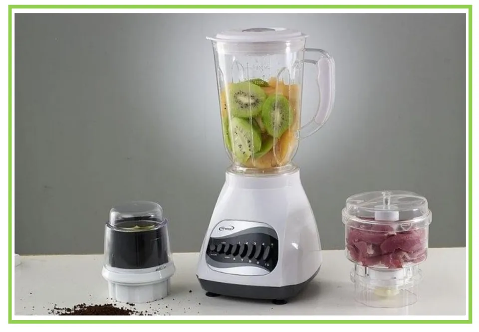 Appliance discussion and writing prompt card 7: a blender filled with fruit beside two attachments