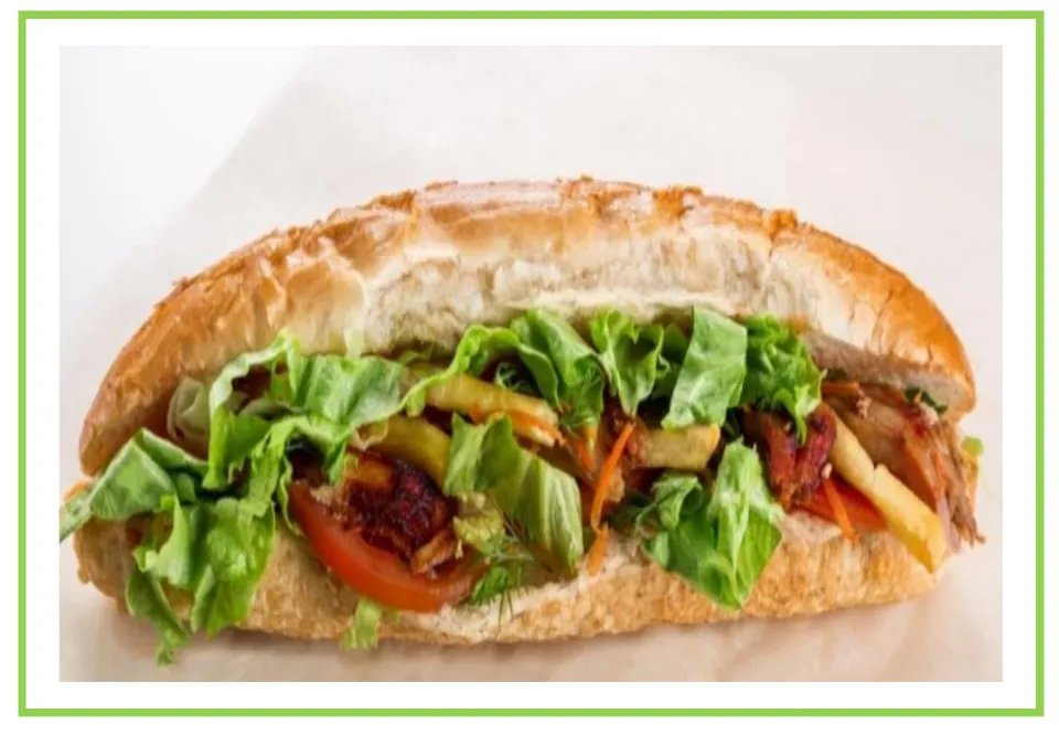 Salty snack flashcard 9 for writing prompts and discussions shows a long sandwich with lettuce and tomato.